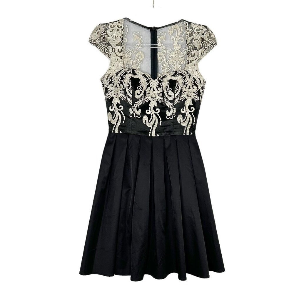 Chi Chi London Sweetheart Cocktail Dress Womens Size 2 US Black Gold Metallic